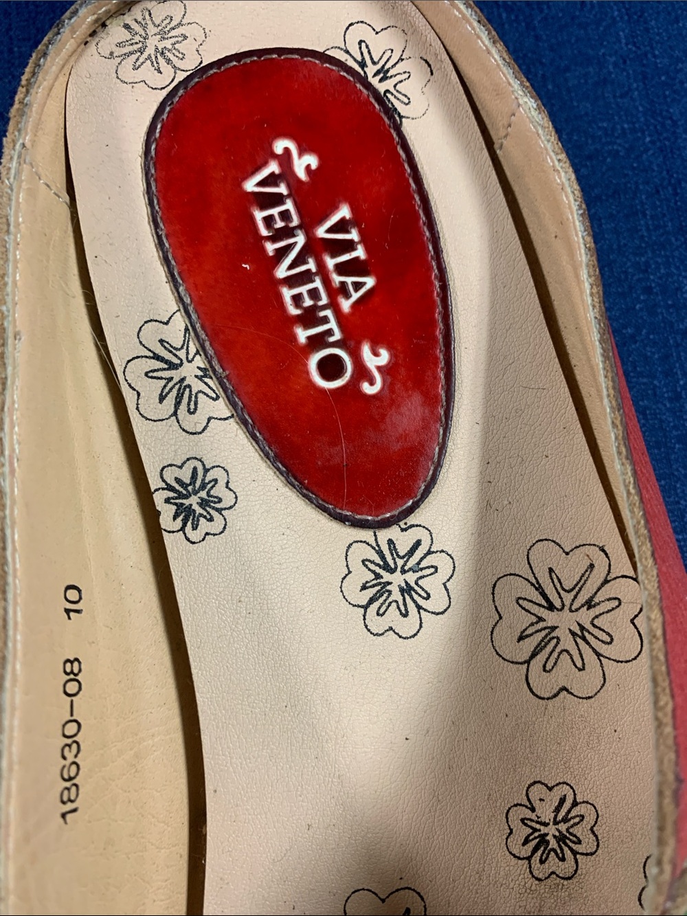 Via Veneto Red Leather Floral Appliqué Mules - Picture 2 of 11